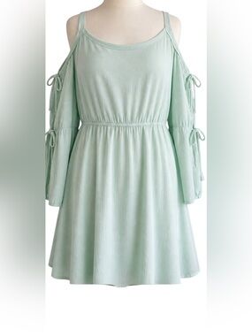 Torrid Mint Green Cold Shoulder Dress Tie Sleeves Pastel Flowy Size 1 ( 14-16 )